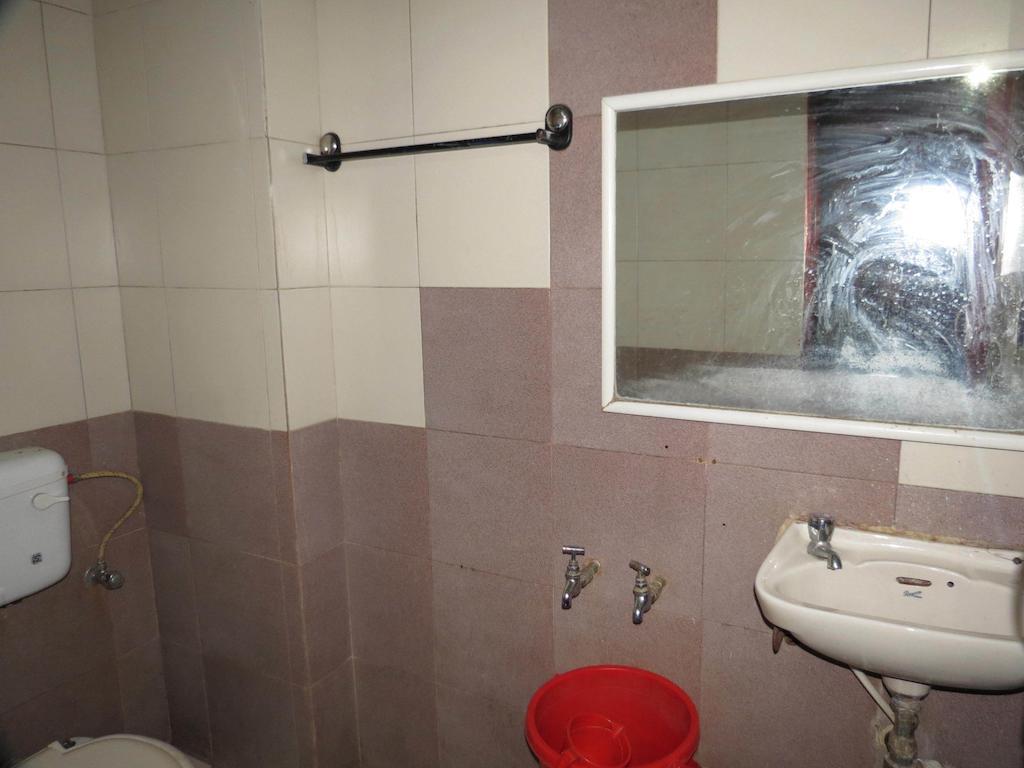 Hotel Sunny Classic Mahābaleshwar Rom bilde