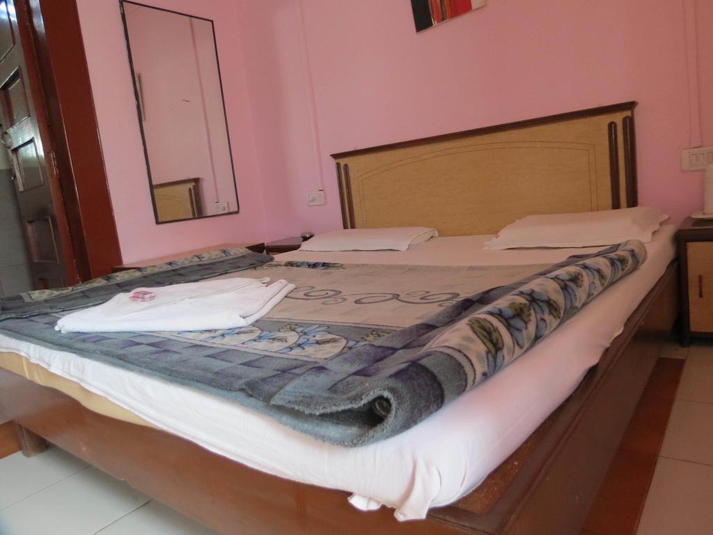 Hotel Sunny Classic Mahābaleshwar Rom bilde