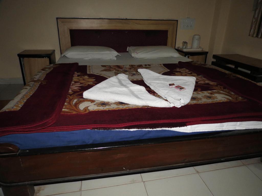 Hotel Sunny Classic Mahābaleshwar Rom bilde