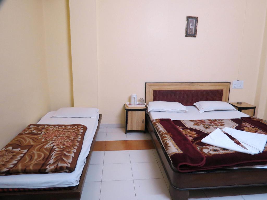 Hotel Sunny Classic Mahābaleshwar Eksteriør bilde