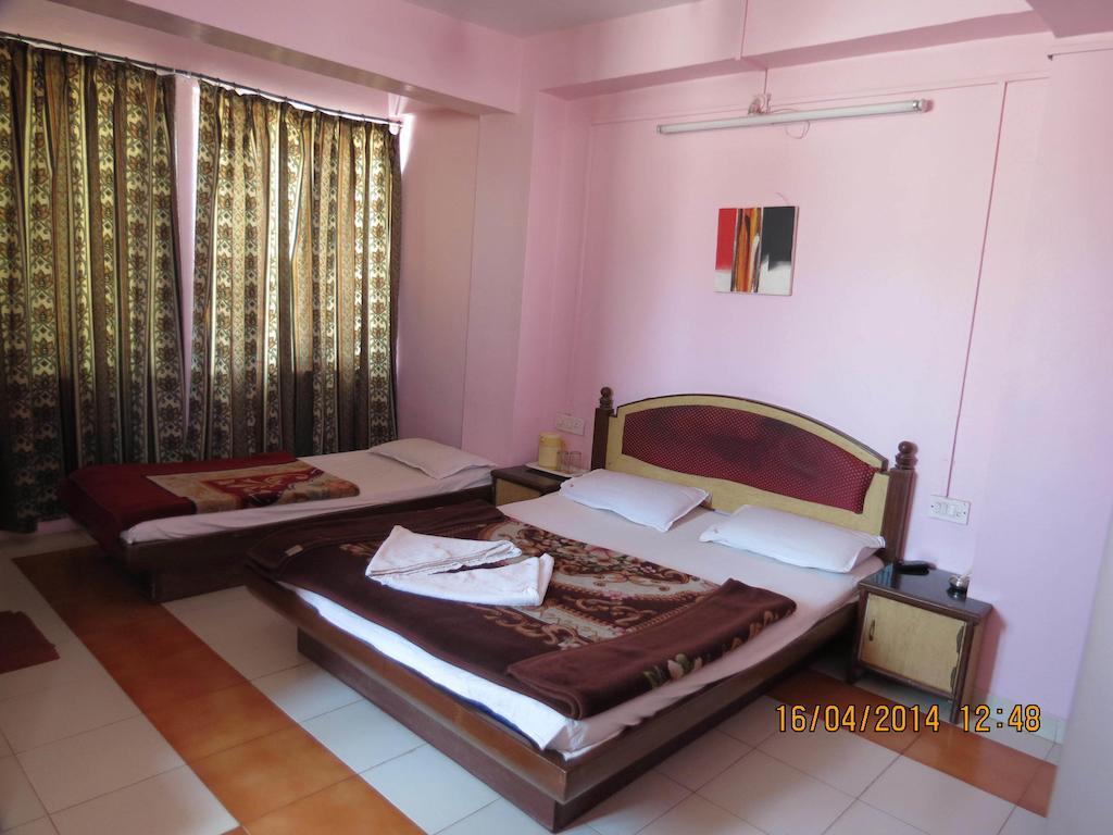 Hotel Sunny Classic Mahābaleshwar Eksteriør bilde