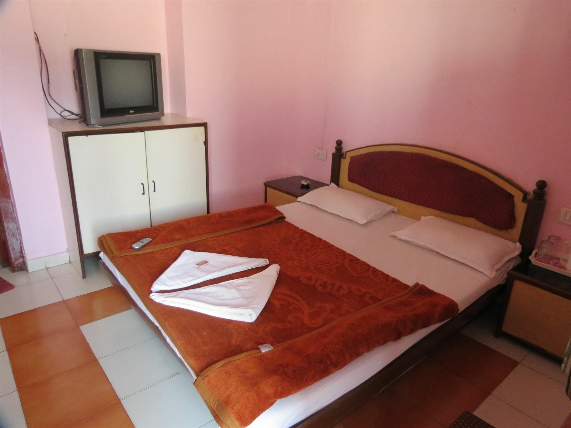 Hotel Sunny Classic Mahābaleshwar Eksteriør bilde